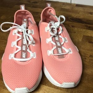 Nike coral shoes NWOT